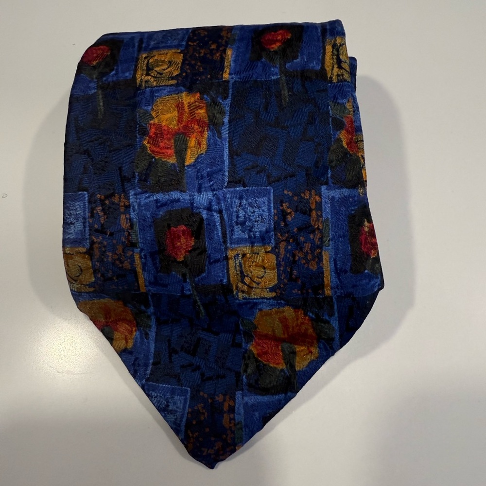 Ermenegildo Zegna Blue and Red Patterned Tie